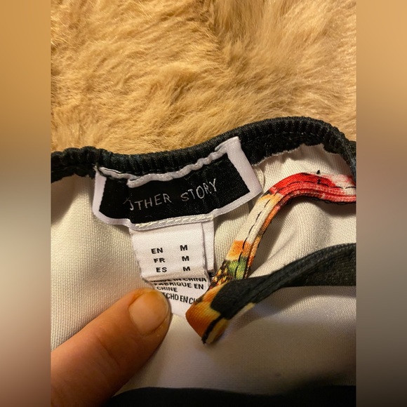 Another Story beautiful floral fitted dress size medium - Picture 7 of 7